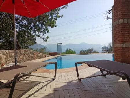 Villa Zum Verkauf In Marmaris Söğüt Village, Mit Herrlichem Meerblick, Swimmingpool, Parkplatz, 3 Zimmer, 1 Wohnzimmer, Garten, 200M2 Nutzfläche