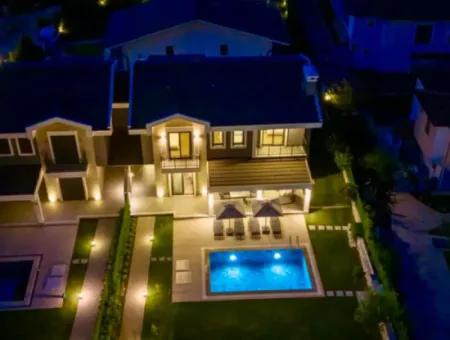 Ultra Luxury Daily Villa For Rent With Detached Swimming Pool, 3 Rooms, 1 Living Room, Garden In Marmaris Camli Neighborhood