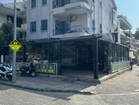 In The Center Of Marmaris, 128M2 Ground Floor And 30M2 Ground Floor, 2 Title Deed Corners With A Lower Floor, Emergency Sale Store Suitable For Every Job