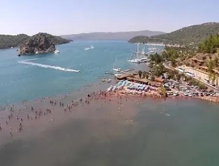 Marmaris İlçesi Orhaniye Köyünde Denize Sıfır 6000 M2 Satılık Koy