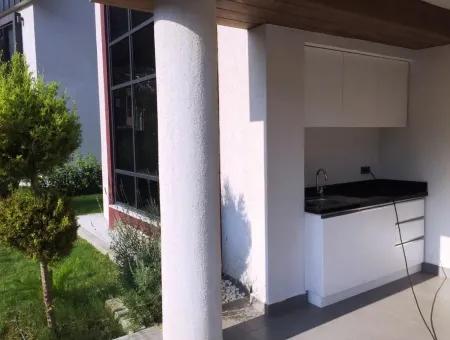 Marmaris İlçesi Beldibi Mahallesinde Satılık Müstakil Havuzlu 4 Oda 2 Salon 220 M2 Havuzlu Akıllı  Villa